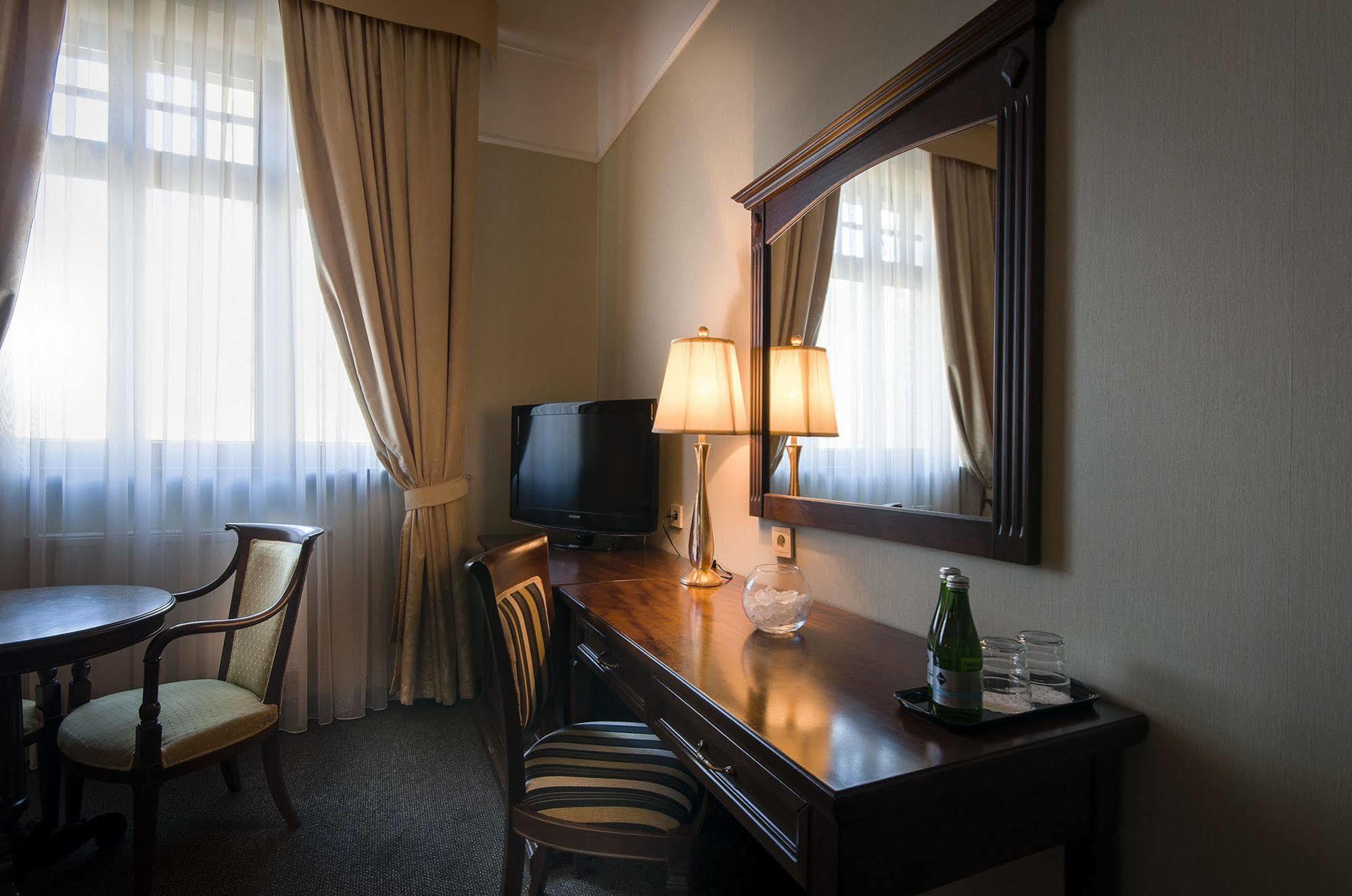 Grand Sal Hotel Wieliczka Exterior foto